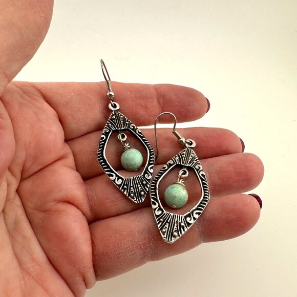 Antique Silver Pewter Peruvian Turquoise Earrings - Picture 4 of 10